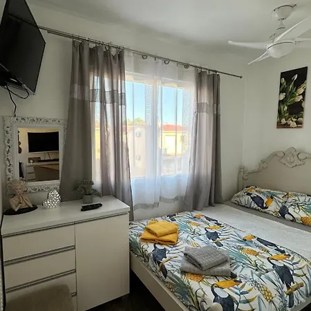 Deluxe - Naufragos -torrevieja Costa Blanca Torrevieja