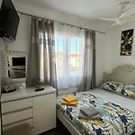 Deluxe - Naufragos -torrevieja Costa Blanca Torrevieja